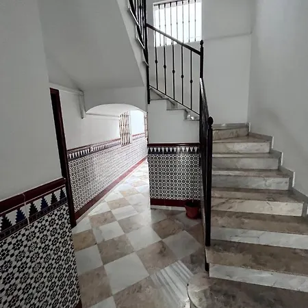 Gatu Paraguay , Preferente Mayores 25 Anos Y Familias